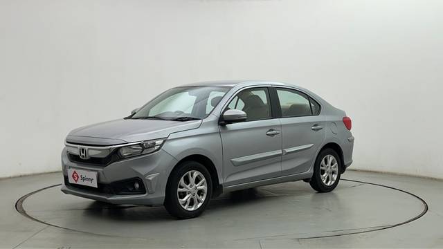 https://images10.gaadi.com/usedcar_image/4356762/original/ec9d426d23ade046f377e9b5082f82f9.JPG?imwidth=6400