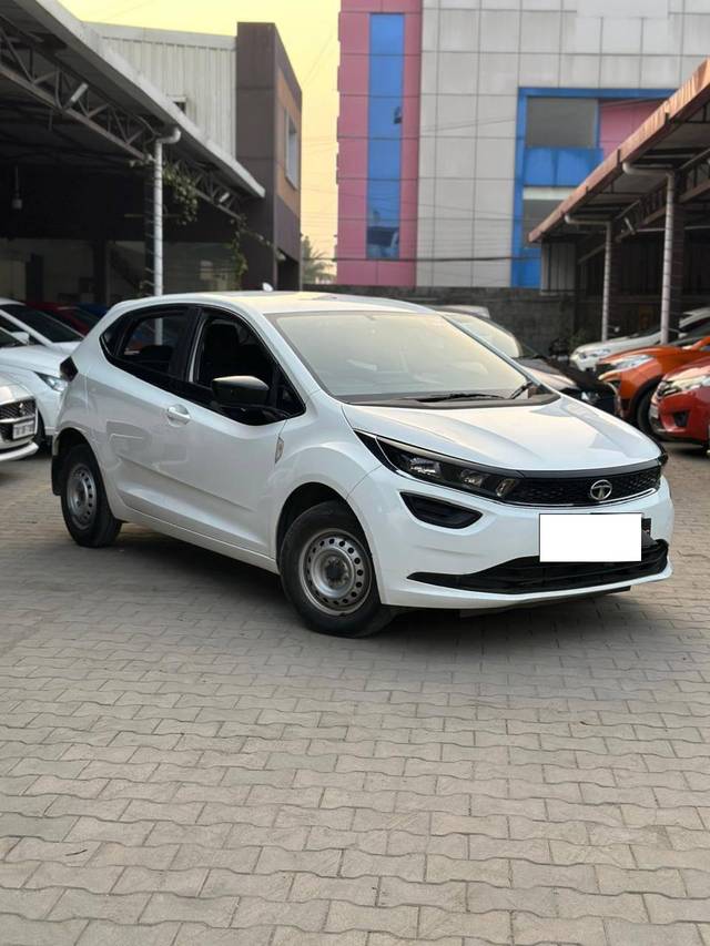 https://images10.gaadi.com/usedcar_image/4356964/original/processed_ef9ba1f4fb7bf003b7913003980de92c.jpg?imwidth=6400