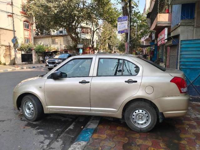 https://images10.gaadi.com/usedcar_image/4357126/original/processed_a39e85cd-e194-4252-9bbc-ced9e4dad070.jpg?imwidth=6401