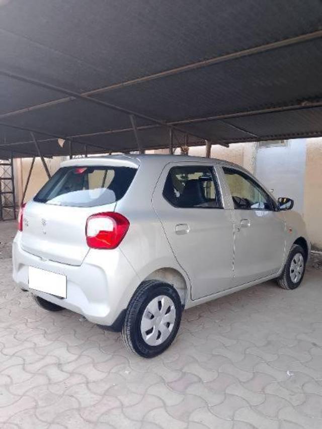 https://images10.gaadi.com/usedcar_image/4357155/original/processed_9c7a6a74-e3ae-4a29-baf5-573bcab32873.jpg?imwidth=6402