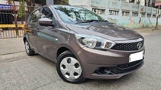 https://images10.gaadi.com/usedcar_image/4357156/original/processed_6dc5352f2ab6dd124db15badc78e4858.jpg?imwidth=6400