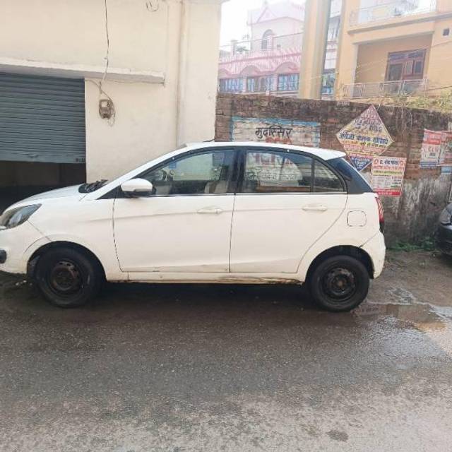 https://images10.gaadi.com/usedcar_image/4357198/original/processed_06d0f56f-7928-44a8-9882-6d09f88e78b5.jpg?imwidth=6402