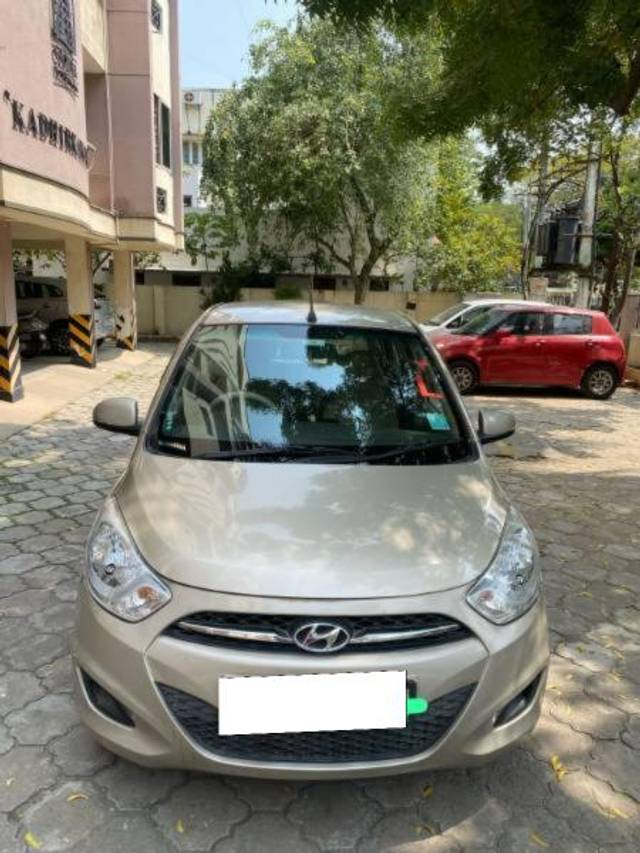 https://images10.gaadi.com/usedcar_image/4357372/original/processed_cc9e18b7-e074-4396-9076-eadafa97d5af.jpeg?imwidth=6400