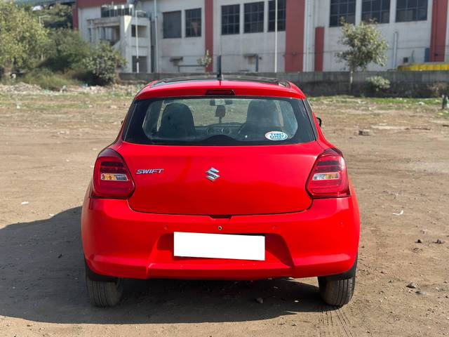 https://images10.gaadi.com/usedcar_image/4357386/original/processed_0d68d443132b3a99346b56662f41b885.jpeg?imwidth=6402