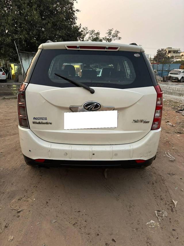 https://images10.gaadi.com/usedcar_image/4357450/original/processed_2c1ec42ed3d69bcdf2e1913dd934e9d7.jpg?imwidth=6402