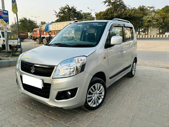 https://images10.gaadi.com/usedcar_image/4357610/original/processed_a8aae8dfe6e566d5d9dab0846b80322a.jpg?imwidth=6400