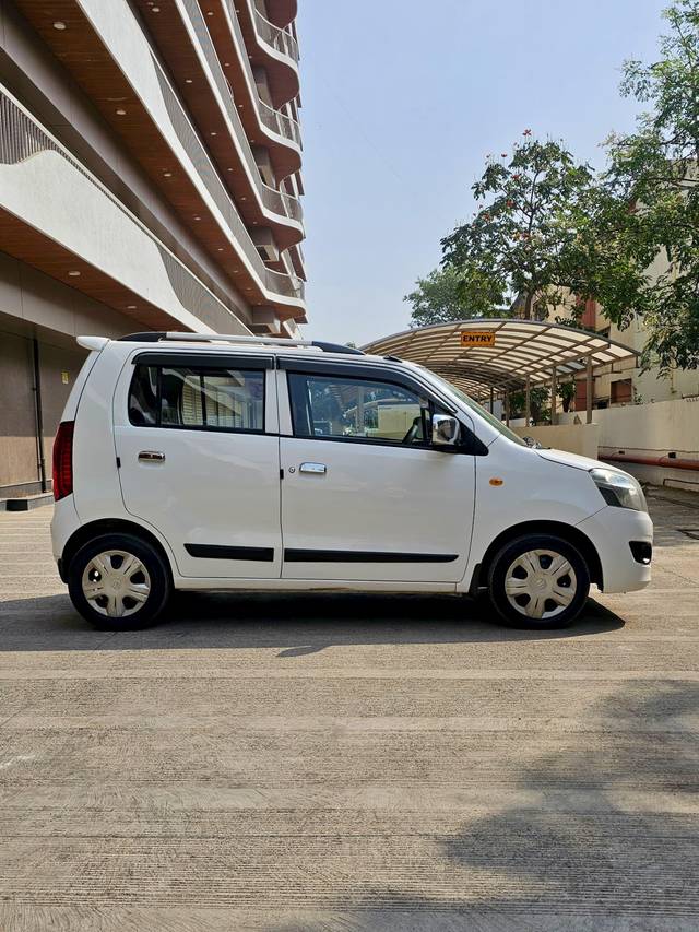 https://images10.gaadi.com/usedcar_image/4357638/original/processed_a13809c029c45654b74ea8f9a5e6c13c.jpg?imwidth=6401