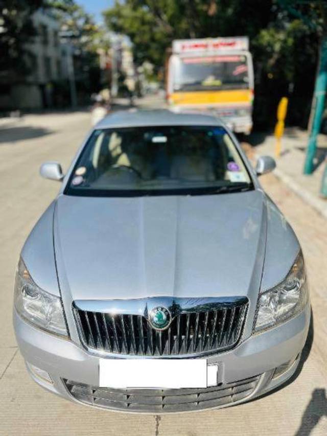 https://images10.gaadi.com/usedcar_image/4357651/original/4bc6d202e3e864d03bc3e979f7ae76f4.jpg?imwidth=6400