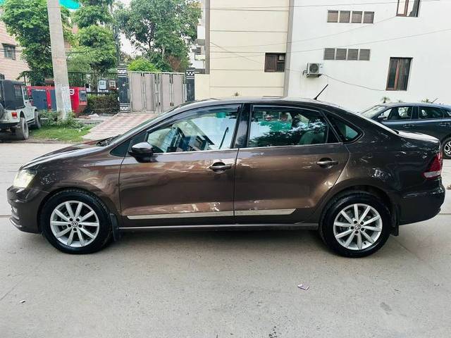 https://images10.gaadi.com/usedcar_image/4357775/original/1fa6b7e943f72c20cce9c8094be85318.jpg?imwidth=6402