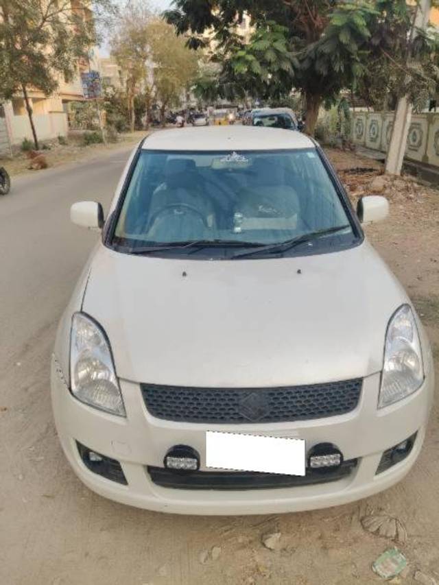 https://images10.gaadi.com/usedcar_image/4357822/original/processed_10dafdc7-acf1-4978-b049-2d386533d23d.jpg?imwidth=6400