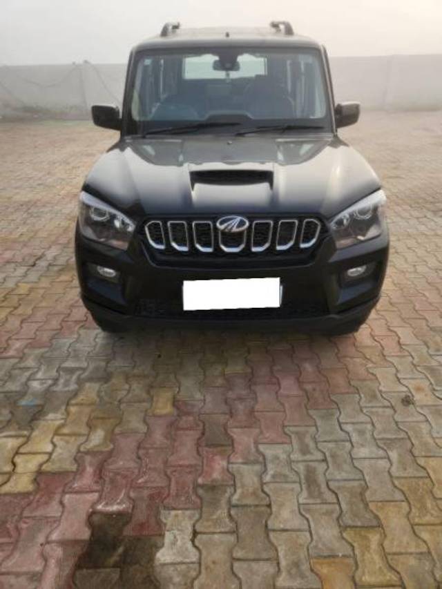 https://images10.gaadi.com/usedcar_image/4357925/original/processed_dc646145-3dcc-4177-9ab8-6917688df716.jpg?imwidth=6400