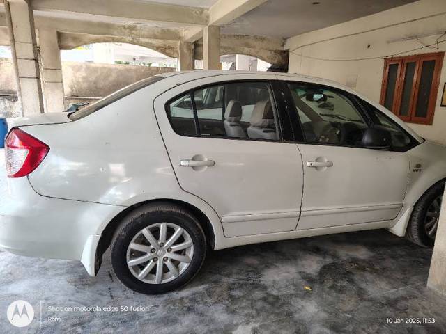 https://images10.gaadi.com/usedcar_image/4358039/original/04278f73b62eb62049b70fe67f947c64.jpg?imwidth=6401