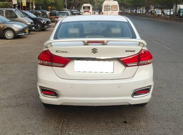 https://images10.gaadi.com/usedcar_image/4358059/original/processed_fb76148e2a0adb0e6b7c0185e0bebb7b.jpg?imwidth=6401