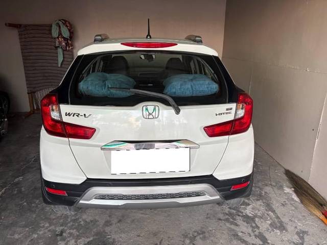 https://images10.gaadi.com/usedcar_image/4358073/original/processed_4be6b73b-0fd3-4592-824b-b1a968ee4e17.jpeg?imwidth=6401