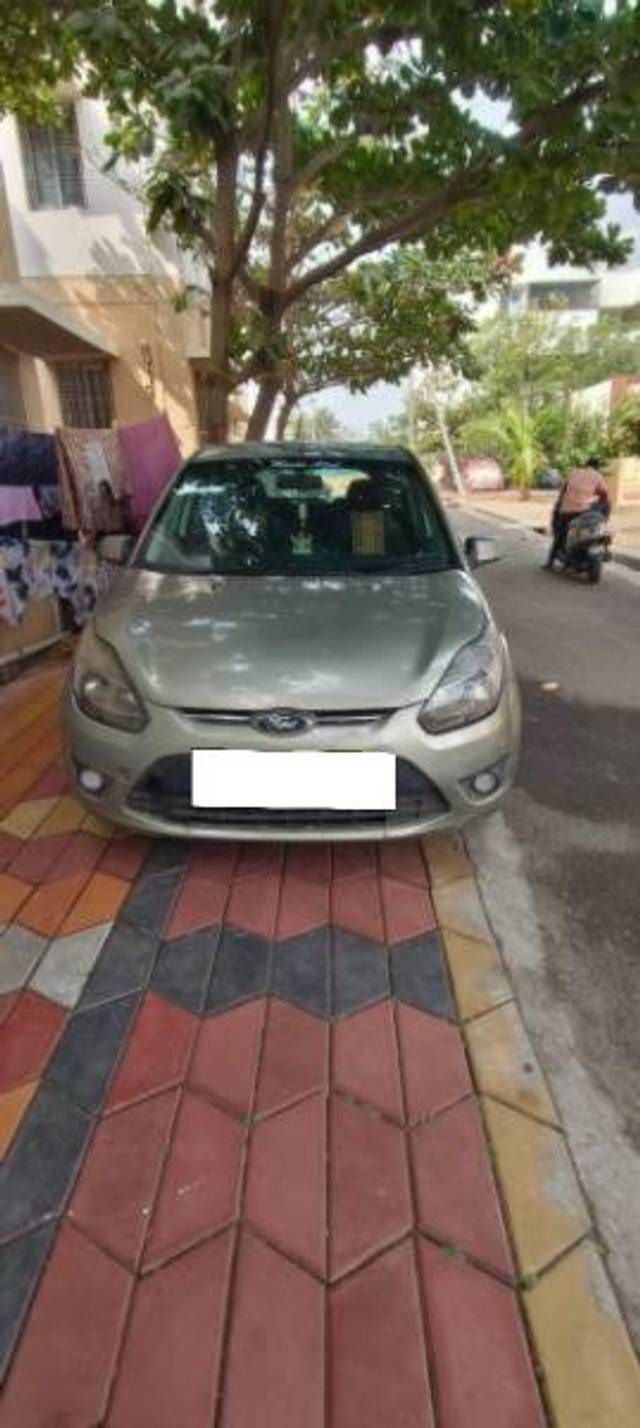 https://images10.gaadi.com/usedcar_image/4358081/original/processed_f4d4a225-f188-4b93-934f-12e3e0a6f074.jpg?imwidth=6400