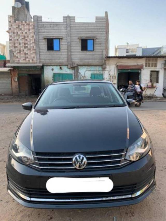 https://images10.gaadi.com/usedcar_image/4358097/original/974aaa4fbdd84d3154d4e1c64fb55684.jpg?imwidth=6401