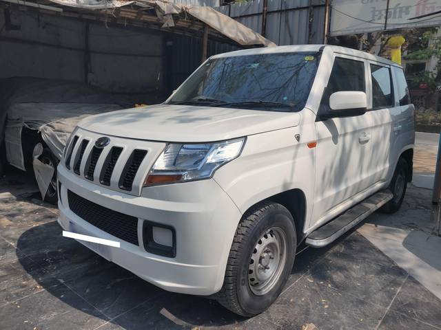 https://images10.gaadi.com/usedcar_image/4358121/original/processed_b98f03cb0973c08ce456cb3e81ec6d1f.jpg?imwidth=6402