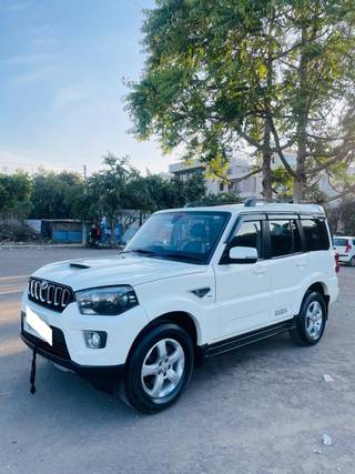 Mahindra Scorpio 2014-2022 Mahindra Scorpio S11