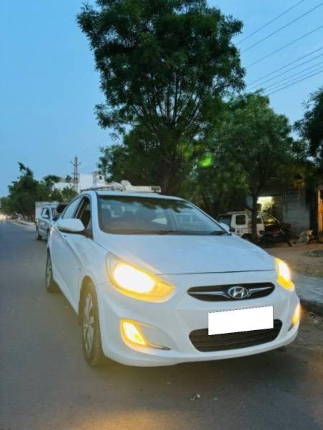 https://images10.gaadi.com/usedcar_image/4358159/original/processed_470fbf3f-ad6e-48c0-816c-558624ae1af0.jpeg?imwidth=6400