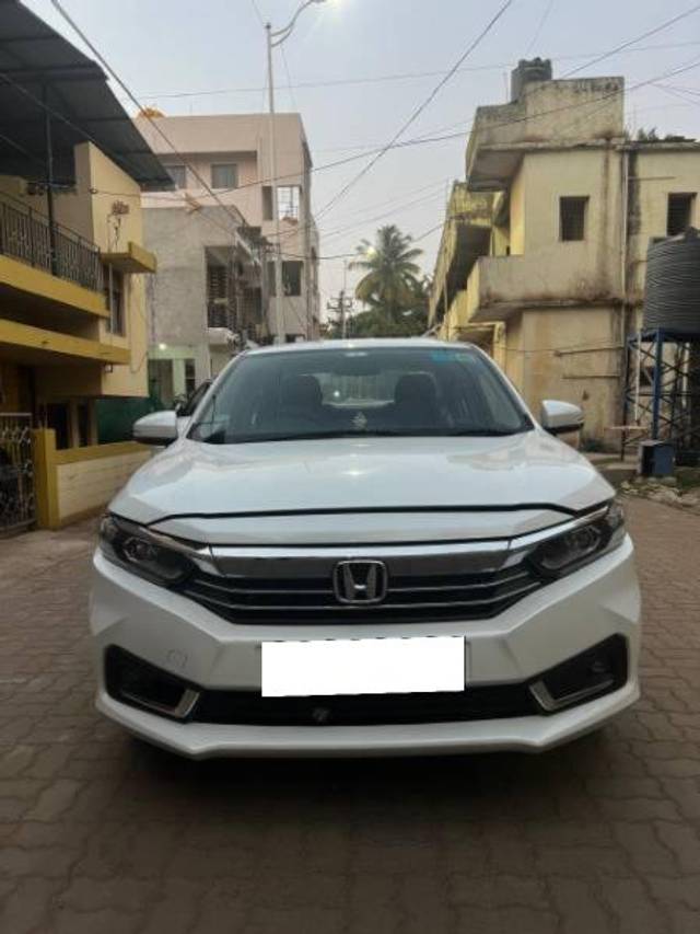 https://images10.gaadi.com/usedcar_image/4358199/original/processed_874a4673-4950-4584-9945-e8e929896403.jpg?imwidth=6400