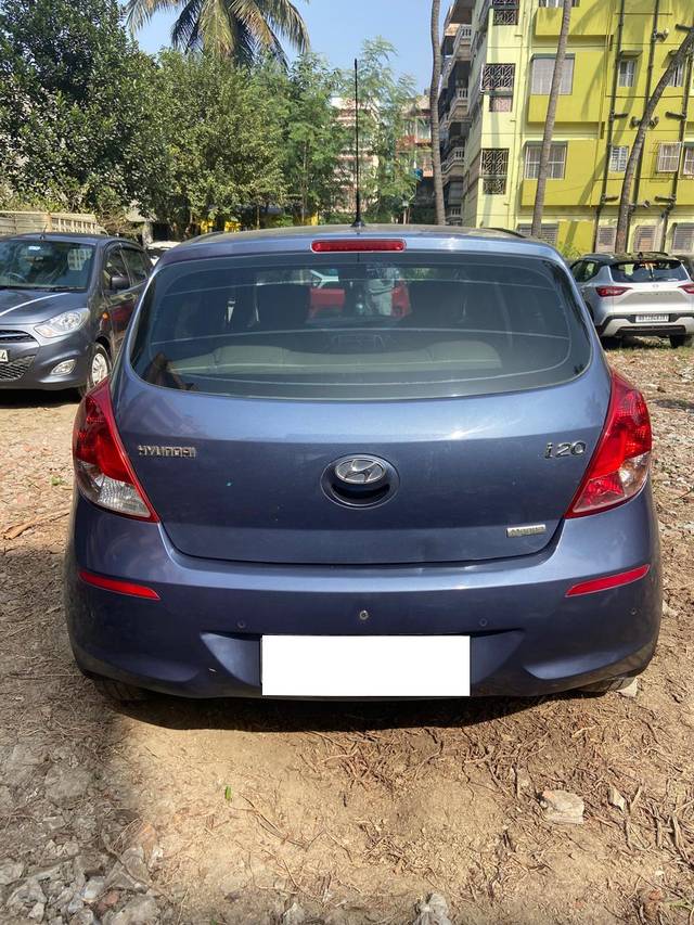 https://images10.gaadi.com/usedcar_image/4358220/original/processed_6493da035de1320560a9abf1a6070540.jpg?imwidth=6402