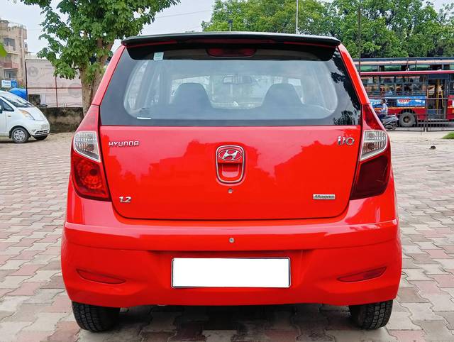 https://images10.gaadi.com/usedcar_image/4358263/original/processed_db62206456adc1cc68cc0693419361c9.jpg?imwidth=6402