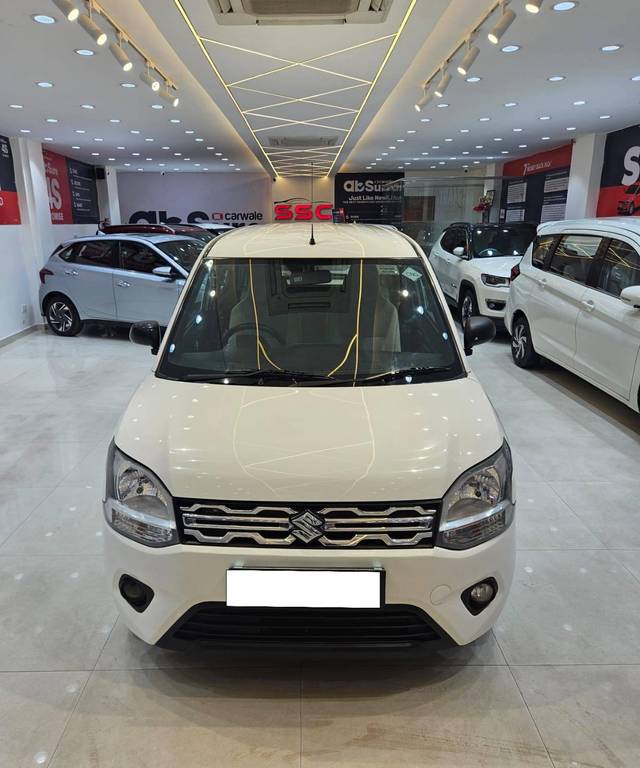 https://images10.gaadi.com/usedcar_image/4358316/original/processed_7b77787e29e931da4594cc8d96c043ae.jpg?imwidth=6402