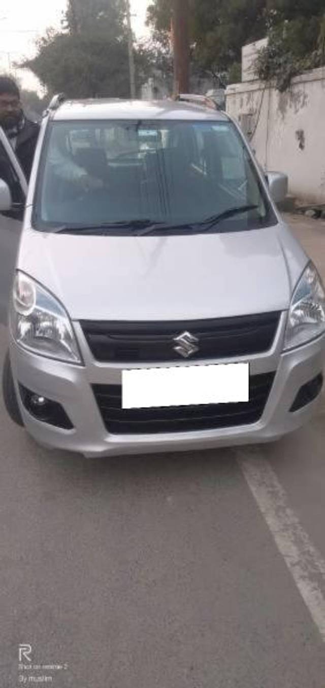 https://images10.gaadi.com/usedcar_image/4358337/original/processed_6544642a-47e1-46b5-a0d5-0edafce8a665.jpg?imwidth=6400