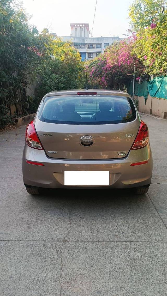 https://images10.gaadi.com/usedcar_image/4358345/original/processed_456e02fd1d253fd476b69831b3e52f8c.jpg?imwidth=6401