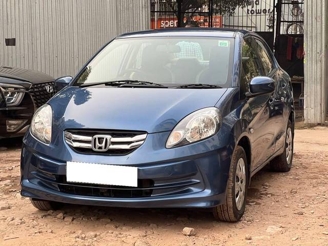 https://images10.gaadi.com/usedcar_image/4358393/original/processed_d9e7ed1864b3aa4f4033ce0614fbe6f9.jpg?imwidth=6402