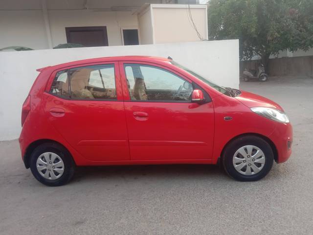 https://images10.gaadi.com/usedcar_image/4358439/original/processed_3d5f509657b0d8508d2b459704351174.jpg?imwidth=6401