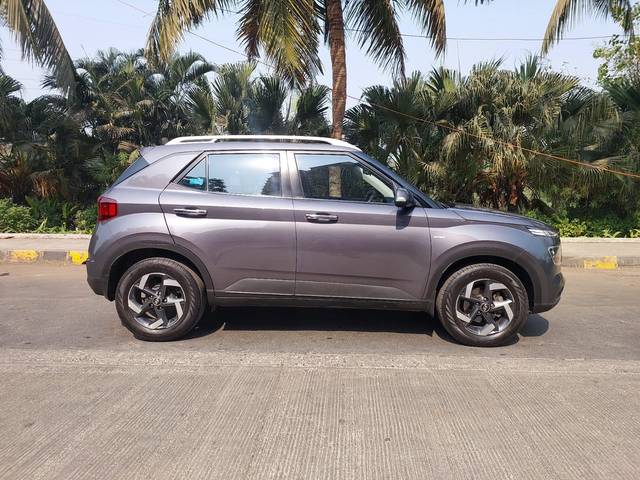 https://images10.gaadi.com/usedcar_image/4358441/original/9a076c7079067cb808a55e03bb6c3ec7.jpg?imwidth=6401