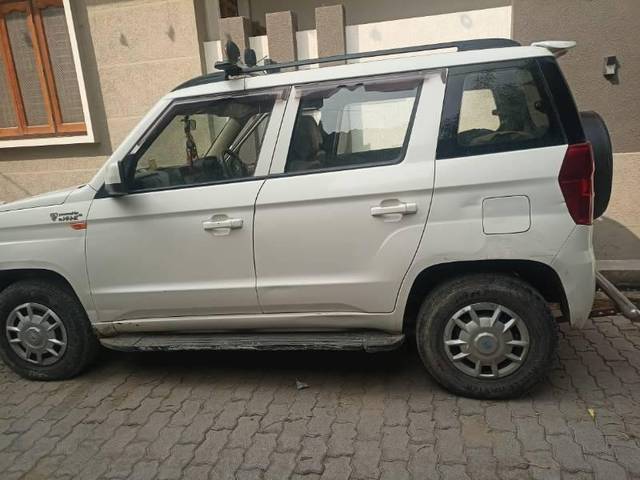 https://images10.gaadi.com/usedcar_image/4358456/original/processed_a67a23fc-42db-478a-9ebe-9bc015ef8b74.jpg?imwidth=6402