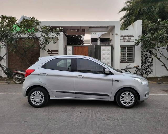 https://images10.gaadi.com/usedcar_image/4358503/original/processed_18986cea4dc8e957c30b455a5fd92dad.jpg?imwidth=6401