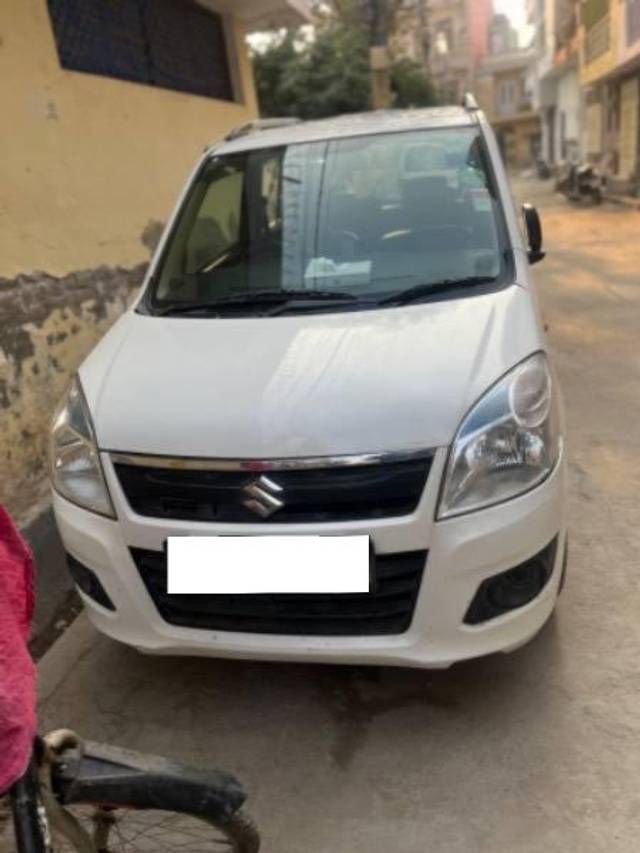 https://images10.gaadi.com/usedcar_image/4358511/original/processed_601f37ba-e063-47c3-8239-5251620fc2ba.jpeg?imwidth=6400