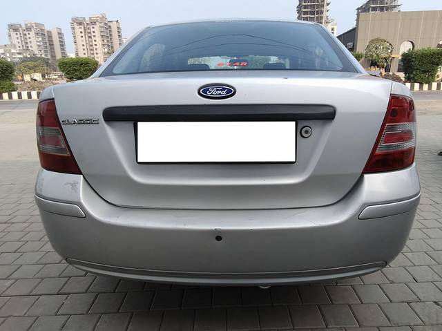 https://images10.gaadi.com/usedcar_image/4358514/original/processed_e57e039a41e6db17be18e1c44c548532.jpg?imwidth=6402