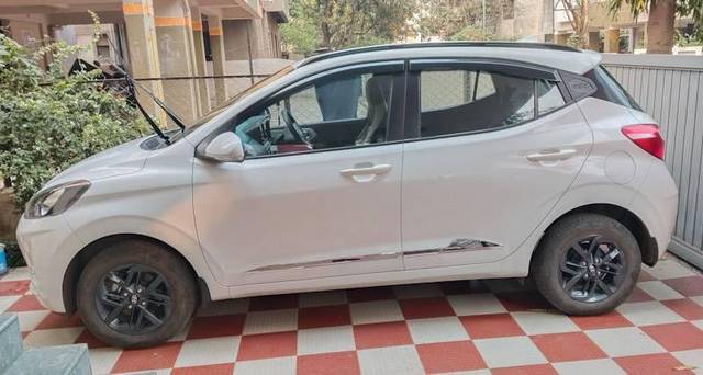 https://images10.gaadi.com/usedcar_image/4358582/original/processed_baaae363-0912-40e8-a65a-027d17e0cc9c.jpg?imwidth=6402