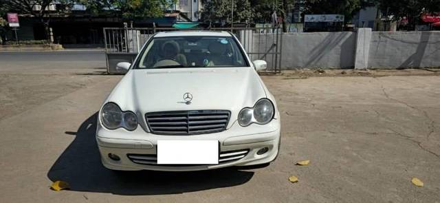 https://images10.gaadi.com/usedcar_image/4358708/original/processed_54b9c2d0-caa9-402a-a71a-cc32d8bd8051.jpeg?imwidth=6402