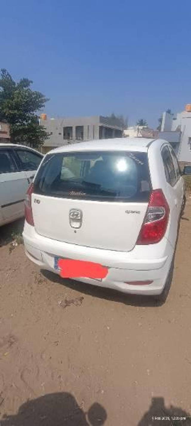 https://images10.gaadi.com/usedcar_image/4358745/original/processed_95f0928b-ead8-42ea-9733-d16f605e3774.jpg?imwidth=6401