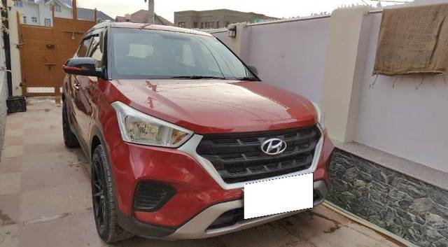 https://images10.gaadi.com/usedcar_image/4358804/original/processed_91552f67-997e-40ff-9354-e9102d48ad72.jpg?imwidth=6400