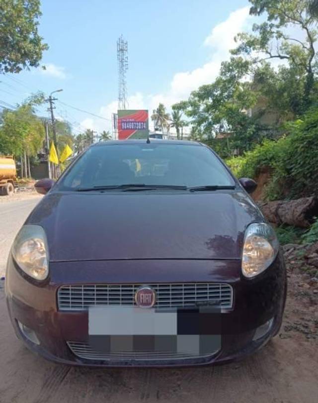 https://images10.gaadi.com/usedcar_image/4358879/original/processed_0981992e-304a-4cb7-a30c-c816a4e3eaaa.jpg?imwidth=6402