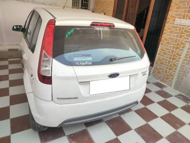 https://images10.gaadi.com/usedcar_image/4358966/original/processed_8d4c00dc-83b5-47e1-8d7d-add72dddf670.jpg?imwidth=6402