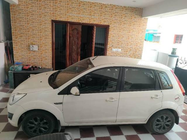 https://images10.gaadi.com/usedcar_image/4358966/original/processed_9b4d9496-ace0-4e58-830b-c9fe996f98a2.jpg?imwidth=6400