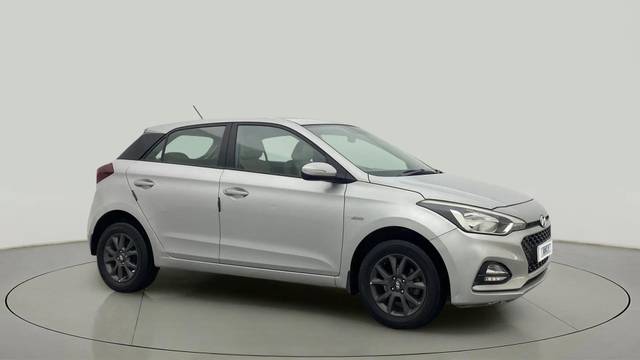 https://images10.gaadi.com/usedcar_image/4358969/original/d189acce5d0c6ab0435b14e071546e43.jpg?imwidth=6400