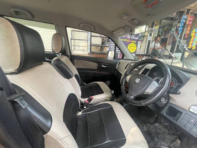 https://images10.gaadi.com/usedcar_image/4359003/original/78d5dad8bcc244e2fbda14fc622b7387.jpeg?imwidth=6400