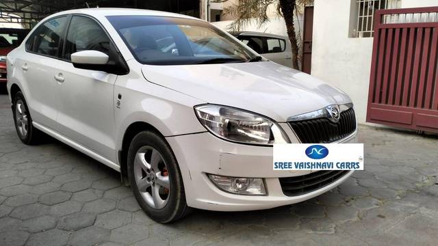 https://images10.gaadi.com/usedcar_image/4359118/original/processed_af3ae3222007ed5068d8e28cfbf32854.jpeg?imwidth=6400