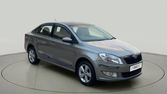 https://images10.gaadi.com/usedcar_image/4359119/original/262109a1ee614a07541dd2763de3bb07.jpg?imwidth=6400