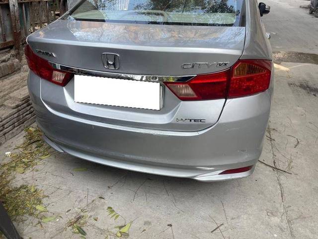 https://images10.gaadi.com/usedcar_image/4359156/original/00ec7baa2137a86f59b20038f1badfd4.jpeg?imwidth=6400