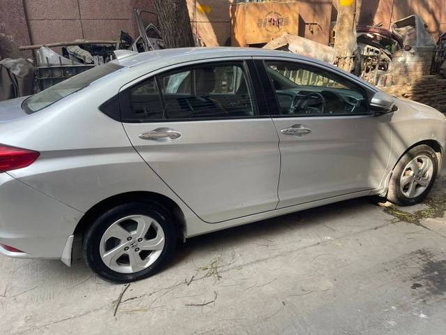 https://images10.gaadi.com/usedcar_image/4359156/original/8283a22072d12bd8d121824d80fba2dc.jpeg?imwidth=6402