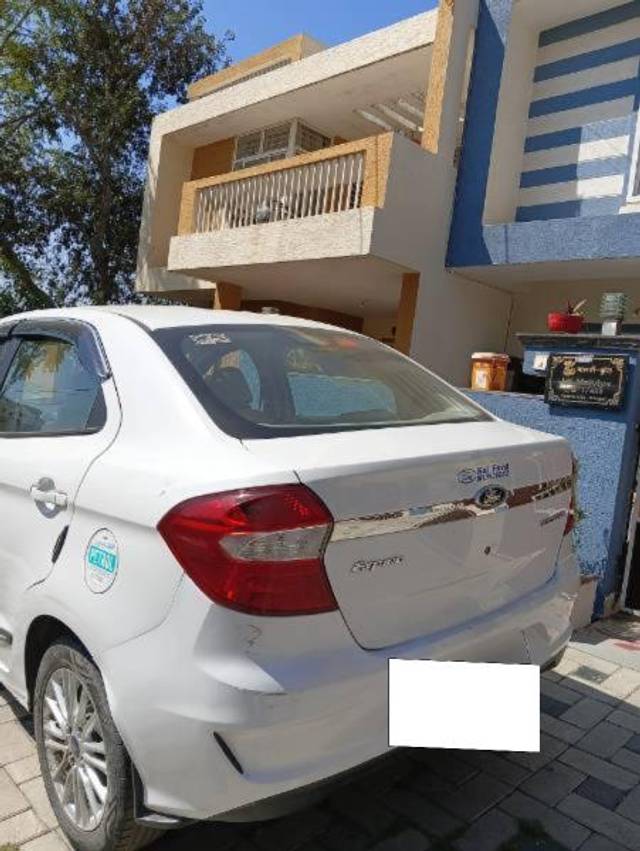 https://images10.gaadi.com/usedcar_image/4359180/original/processed_0f3155ab-fd22-49bf-9cd3-69b30fd45ebd.jpg?imwidth=6400